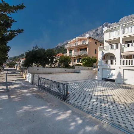 Apartments Sunrise Brist Exterior photo